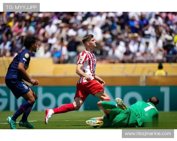 世俱杯加时惊魂！博塔弗戈错失空门，美女球迷当场暴怒